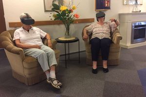 Reisen mit Virtual Reality Brillen im Seniorenhaus St. Tönis