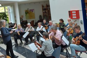 Mandolinenorchester im Seniorenhaus St. Tönis