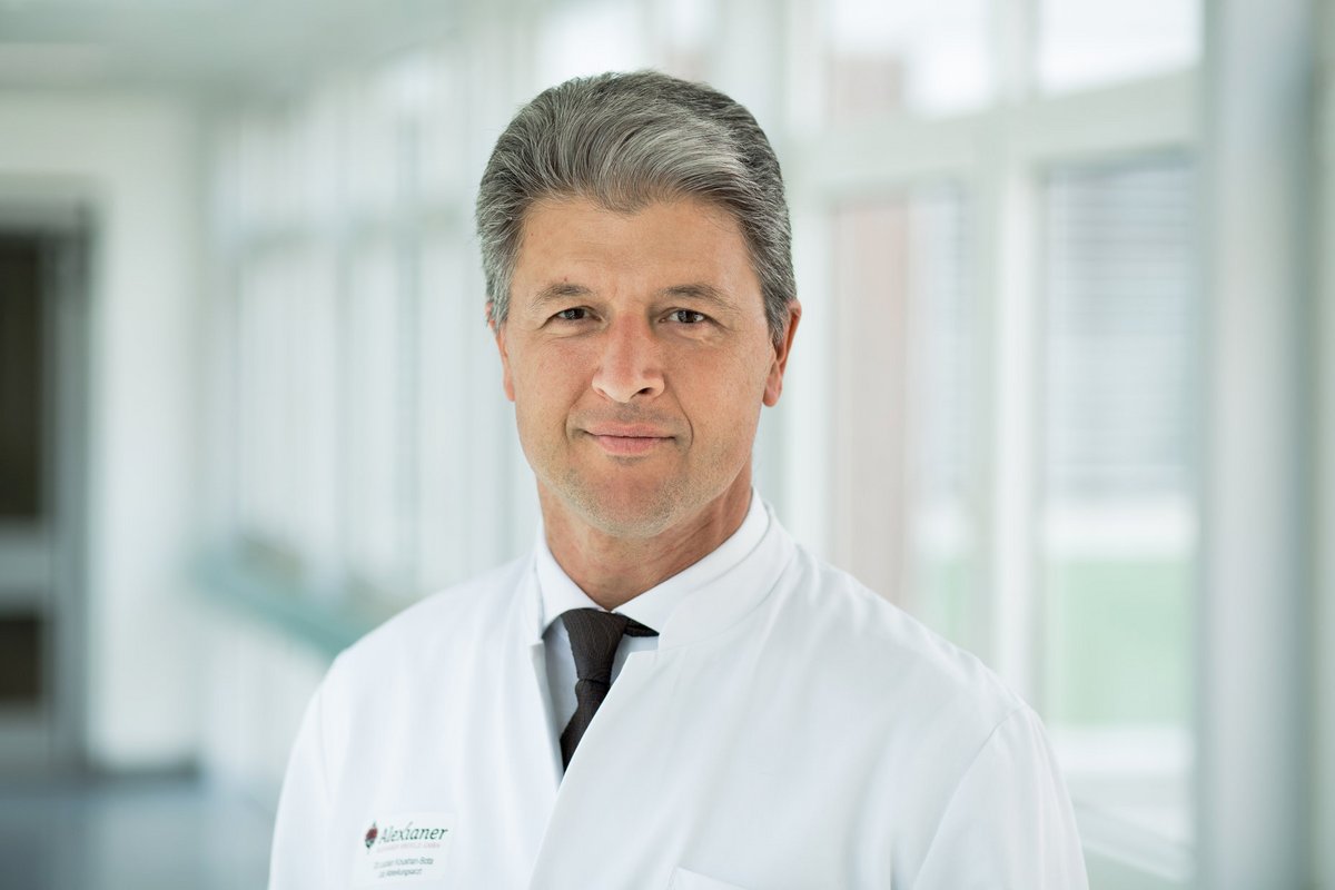 Sektionsleiter Gefäßchirurgie Dr. Lucian Koushan-Bota