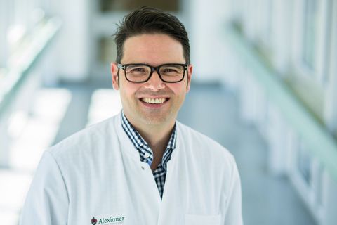 Oliver Neuhaus, Leitender Oberarzt der Klinik für Unfallchirurgie